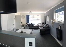 Limegrove Comfortable Three Bedroom House