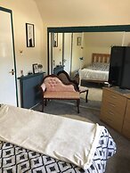 Limegrove Comfortable Three Bedroom House