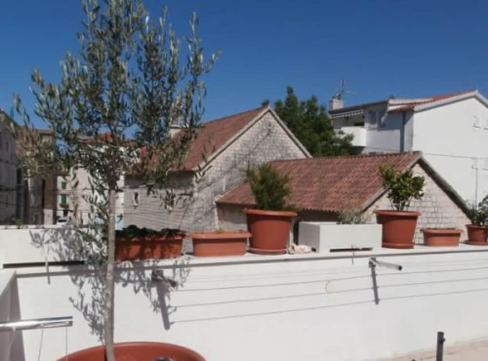 Klaudijas Charming Apartments & Rooms