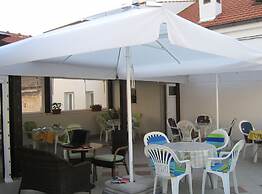 Klaudijas Charming Apartments & Rooms