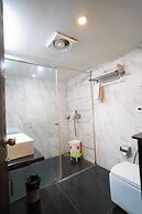 HOTEL FLORET INN