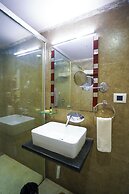 HOTEL FLORET INN