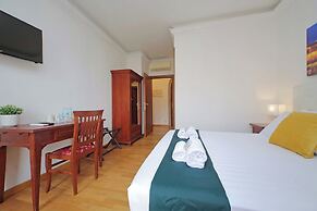 Romulus Rooms