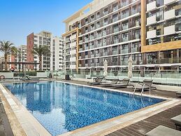 1BR Azizi Riviera B7 Pool View