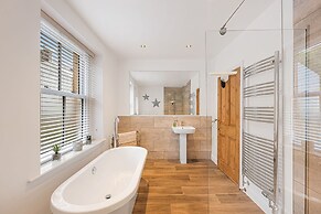Host Stay March Cottage