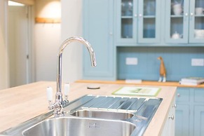 Host Stay Boathouse Barn
