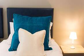 Host Stay Boathouse Barn