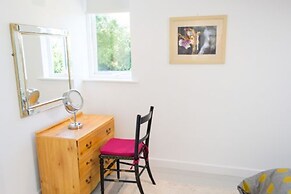 Host Stay Hen Barn