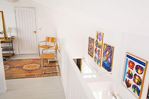Host Stay Hen Barn