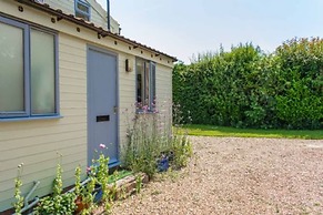 Host Stay Hen Barn