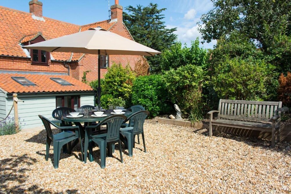 Host Stay Laylands Yard