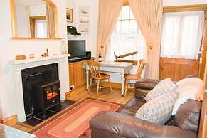 Host Stay Shoemakers Cottage