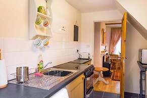 Host Stay Shoemakers Cottage