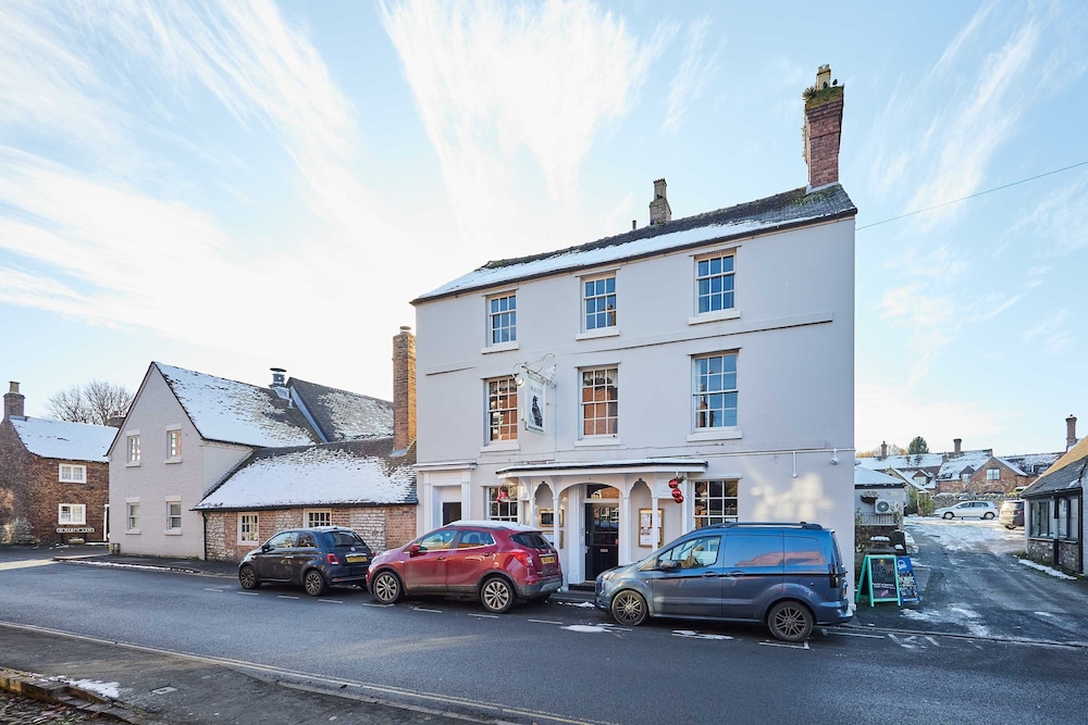 Host & Stay The Raven Hotel Rooms