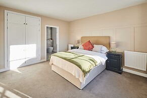 Host & Stay The Raven Hotel Rooms
