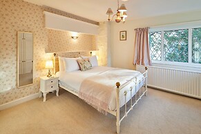 Host Stay Ailsa Cottage