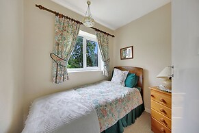 Host Stay Avoca Cottage