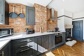 Host Stay Charnwood Cottage