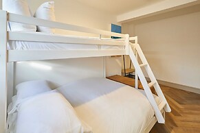 Host Stay Middle Cottage