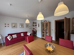 Central Vacation Apartment With View