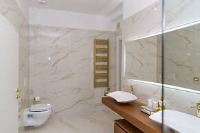 Golden palace luxury guest house