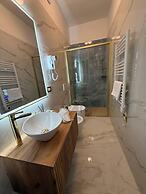 Golden palace luxury guest house