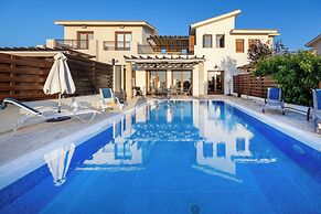 Hg07 Adjacent to Aphrodite Hills- Private Pool, Large Terrace