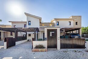 Hg07 Adjacent to Aphrodite Hills- Private Pool, Large Terrace