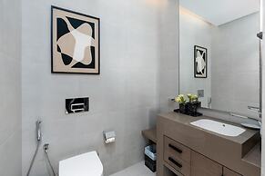 Beachfront 1BR Jumeirah Gate Tower 1