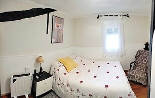 2 Bed Flat - Sleeps 4 - Parking - Wifi