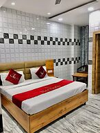 Hotel Holy City