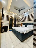 Hotel Holy City