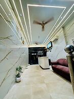 Hotel Holy City
