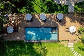 High Tree Resort Co.,Ltd.