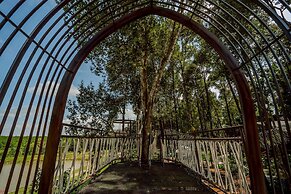 High Tree Resort Co.,Ltd.