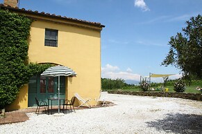 Nice Apartment in Guasticce With Pool