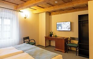 Epic Rooms