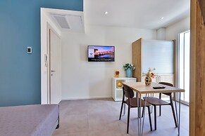Apho Apartment-Hotel