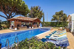 Villa Amendoeira in Olhos de gua