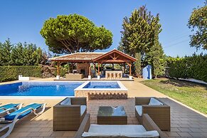 Villa Amendoeira in Olhos de gua