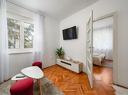 Pretty Apartment Near Golf Course