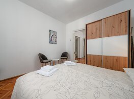 Pretty Apartment Near Golf Course