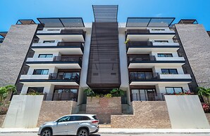 Modern PH with 2 Br & Pool at Arena 509