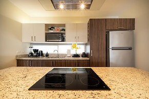 Modern PH with 2 Br & Pool at Arena 509