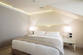 Tresor Le Palais Timisoara, Curio Collection By Hilton