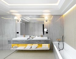 Tresor Le Palais Timisoara, Curio Collection By Hilton