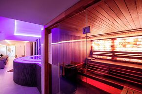 Tresor Le Palais Timisoara, Curio Collection By Hilton