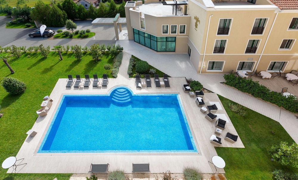 Tresor Le Palais Timisoara, Curio Collection By Hilton