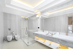 Tresor Le Palais Timisoara, Curio Collection By Hilton