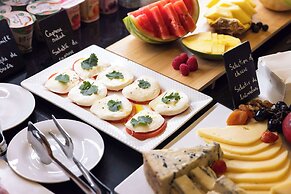 Tresor Le Palais Timisoara, Curio Collection By Hilton